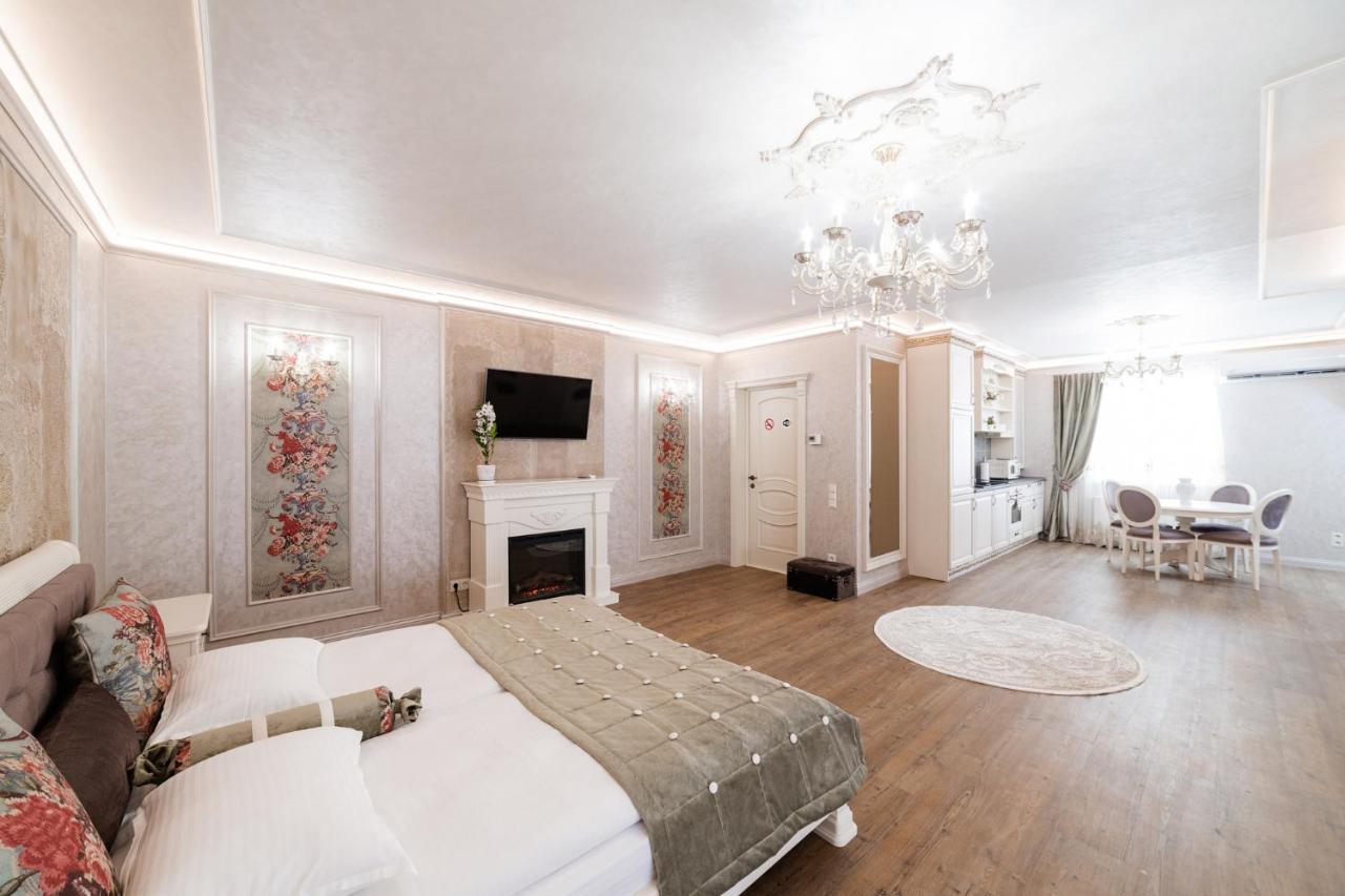 Vip Apartment On Duhnovicha Street .Free Parking. Ужгород Экстерьер фото