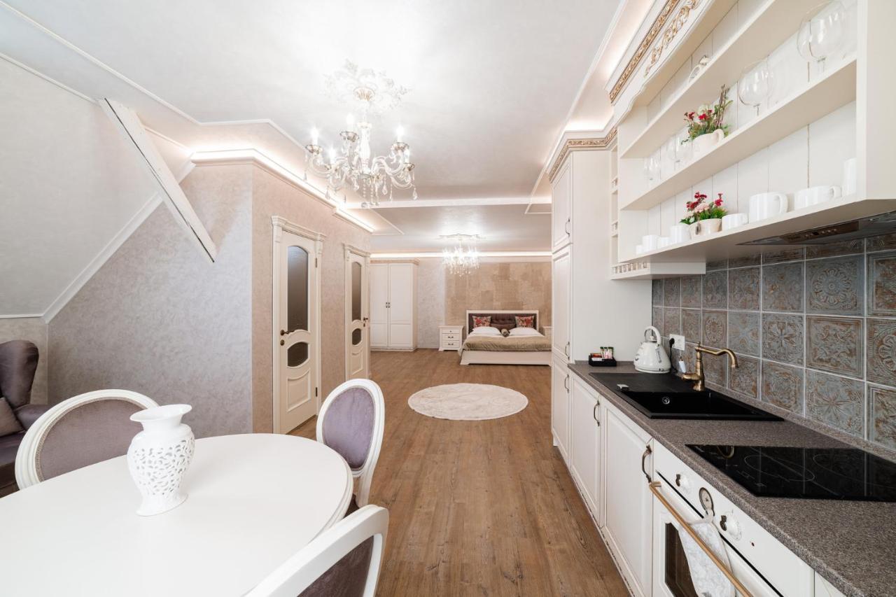 Vip Apartment On Duhnovicha Street .Free Parking. Ужгород Экстерьер фото