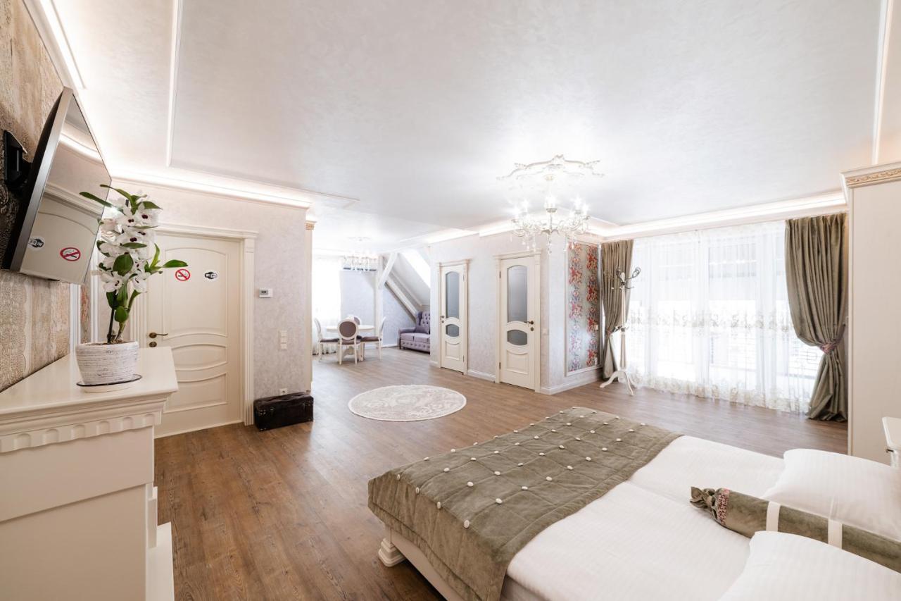 Vip Apartment On Duhnovicha Street .Free Parking. Ужгород Экстерьер фото