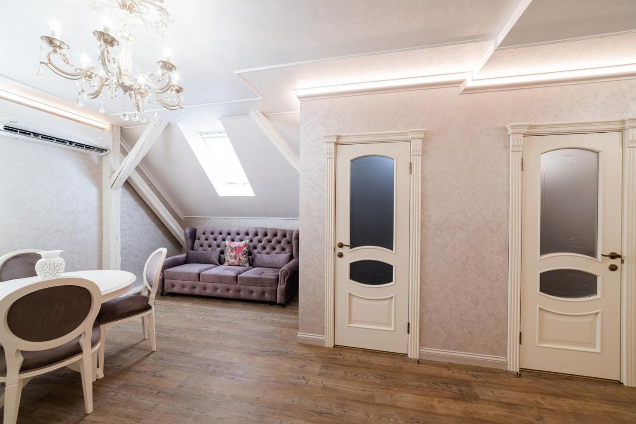 Vip Apartment On Duhnovicha Street .Free Parking. Ужгород Экстерьер фото