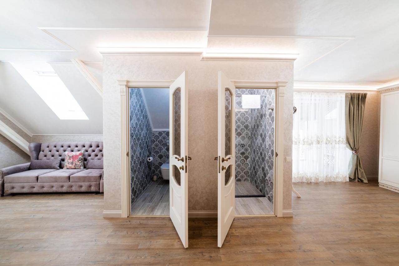 Vip Apartment On Duhnovicha Street .Free Parking. Ужгород Экстерьер фото