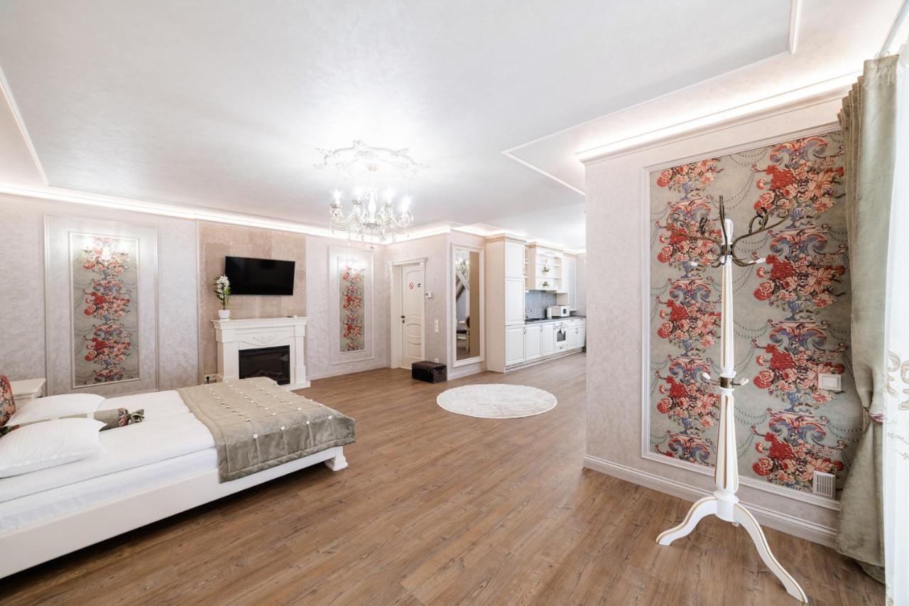 Vip Apartment On Duhnovicha Street .Free Parking. Ужгород Экстерьер фото